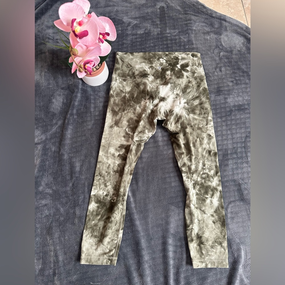 Lululemon Align HR Crop 23”